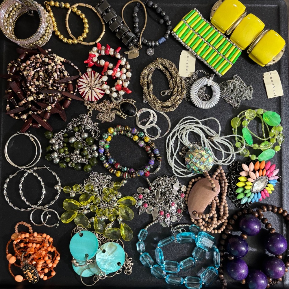 Wearable Jewelry Costume Assorted Necklaces Bracelets etc Resell Gift UB299